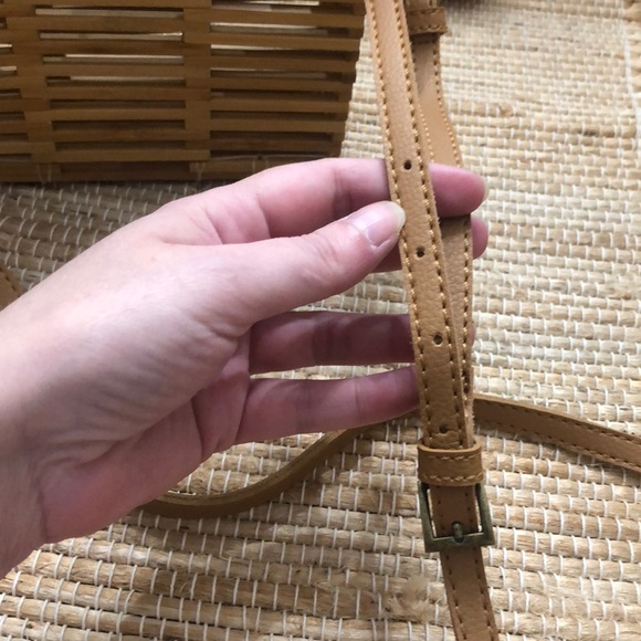 Wooden Crossbody Bag - Picture 6 of 9